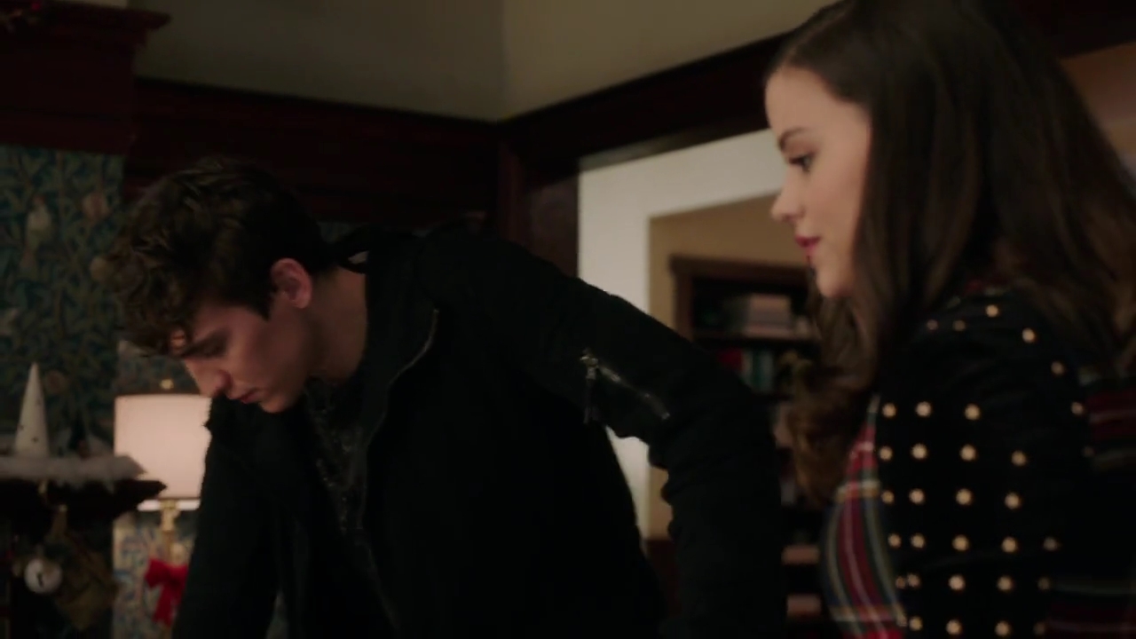 Charmed-Online-dot-nl_Charmed-1x09JingleHell01274.jpg
