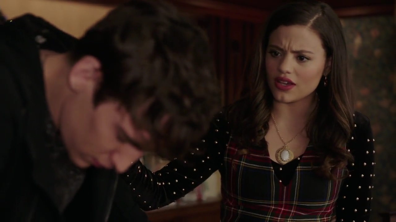Charmed-Online-dot-nl_Charmed-1x09JingleHell01279.jpg