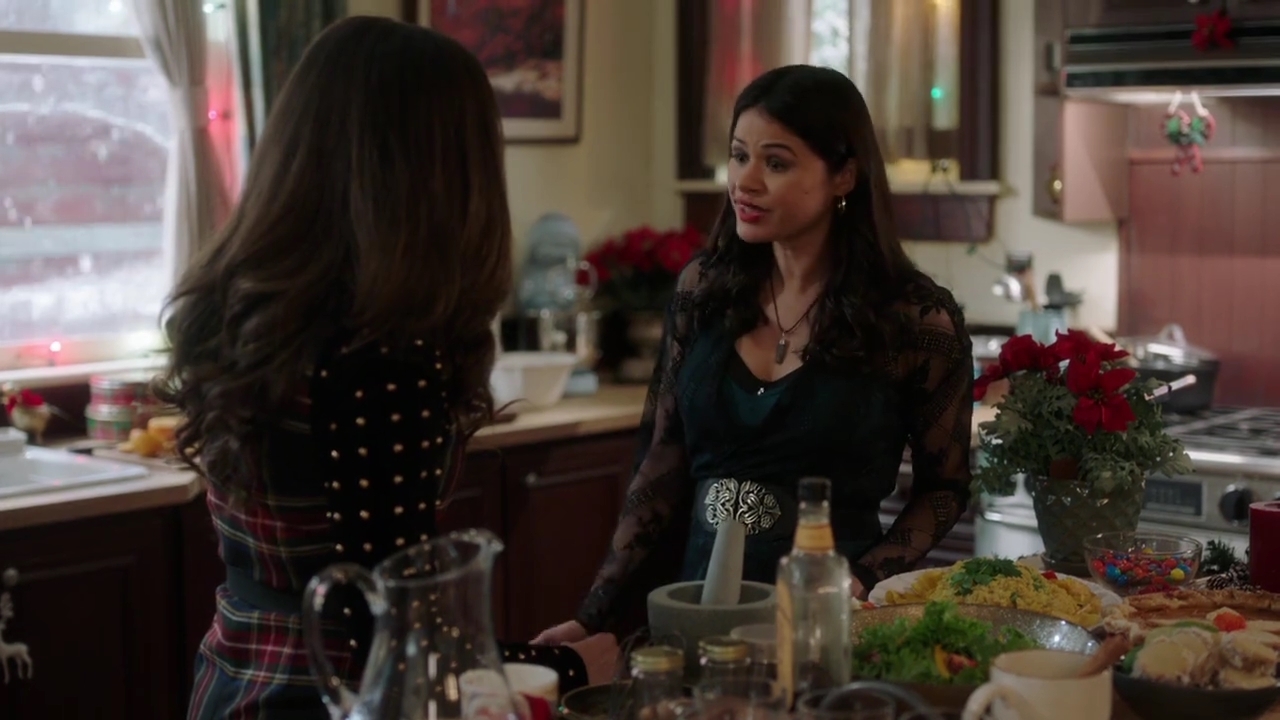 Charmed-Online-dot-nl_Charmed-1x09JingleHell01391.jpg