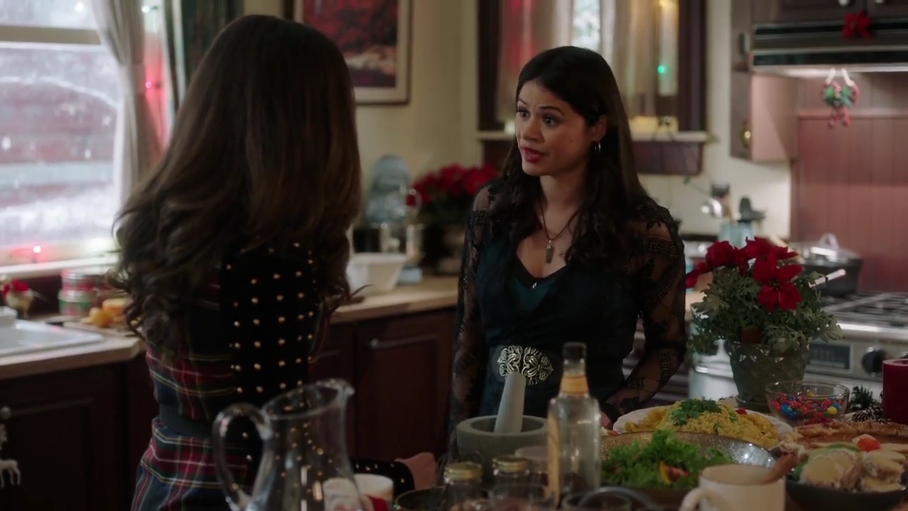 Charmed-Online-dot-nl_Charmed-1x09JingleHell01392.jpg