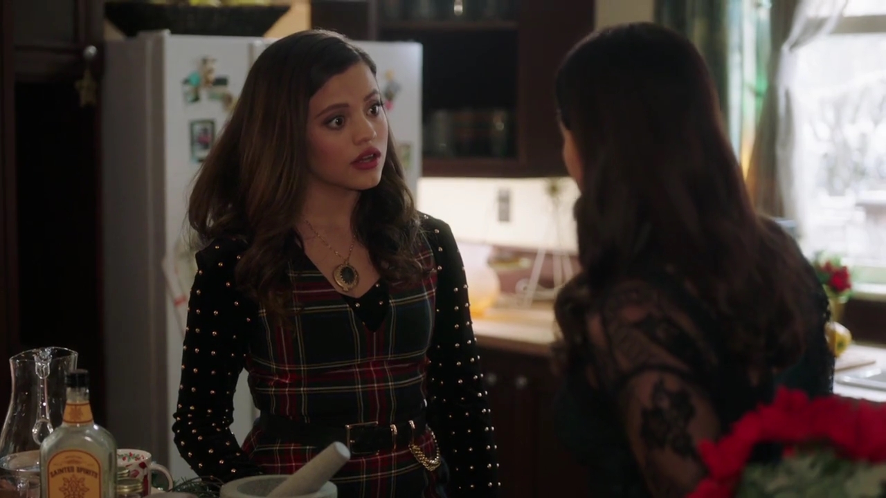 Charmed-Online-dot-nl_Charmed-1x09JingleHell01393.jpg