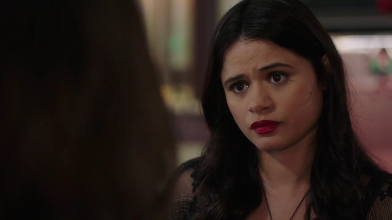 Charmed-Online-dot-nl_Charmed-1x09JingleHell01406.jpg
