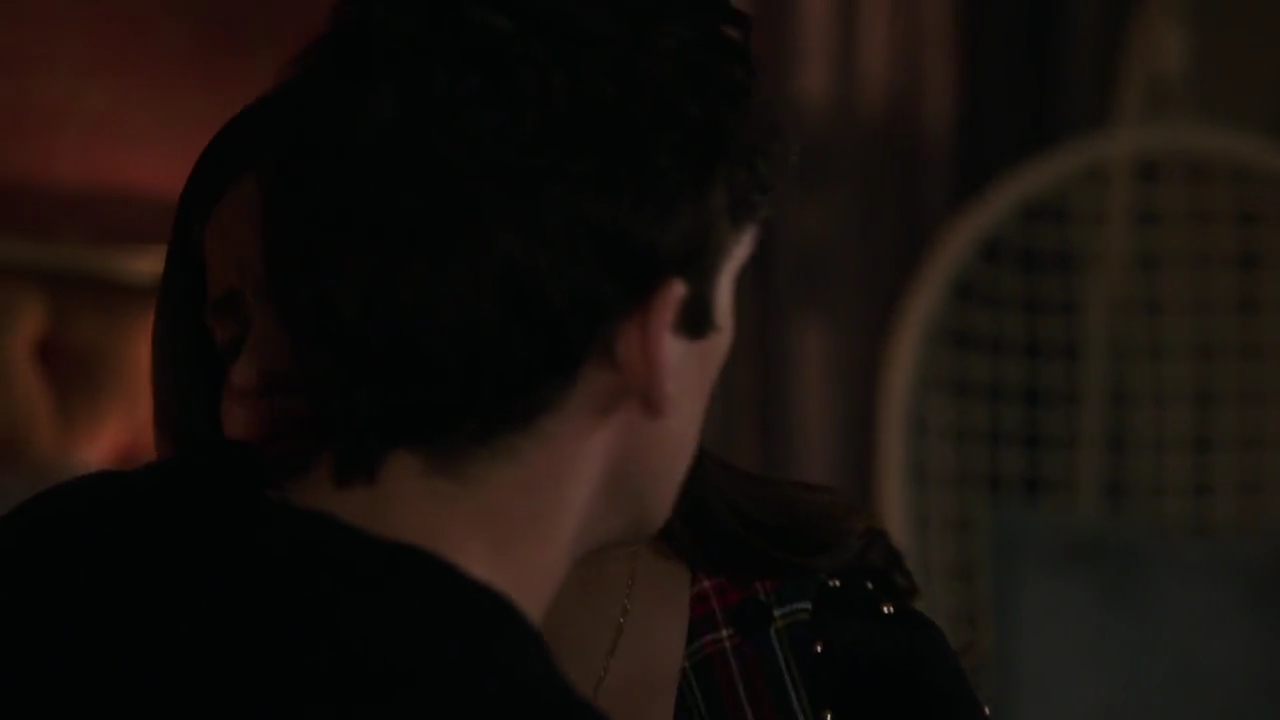 Charmed-Online-dot-nl_Charmed-1x09JingleHell01539.jpg