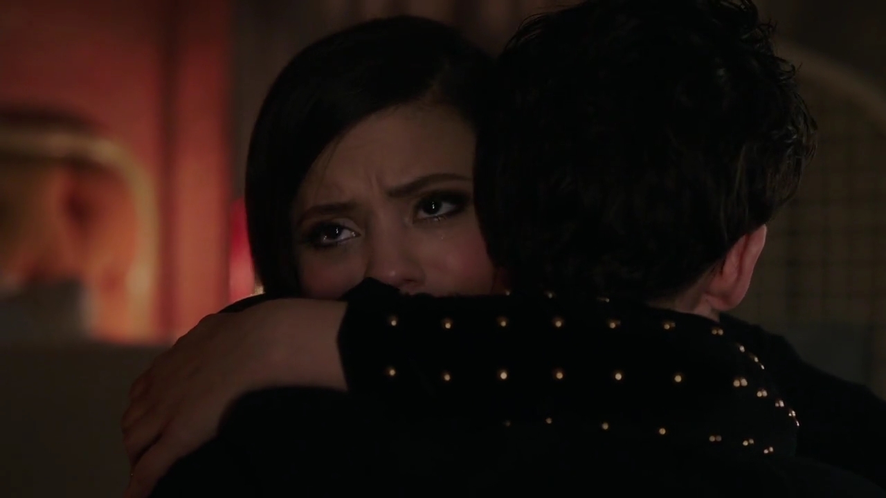Charmed-Online-dot-nl_Charmed-1x09JingleHell01545.jpg