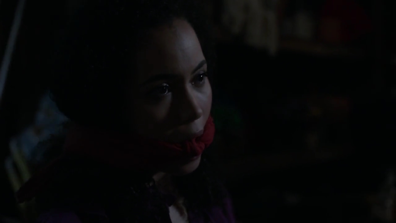 Charmed-Online-dot-nl_Charmed-1x09JingleHell01586.jpg