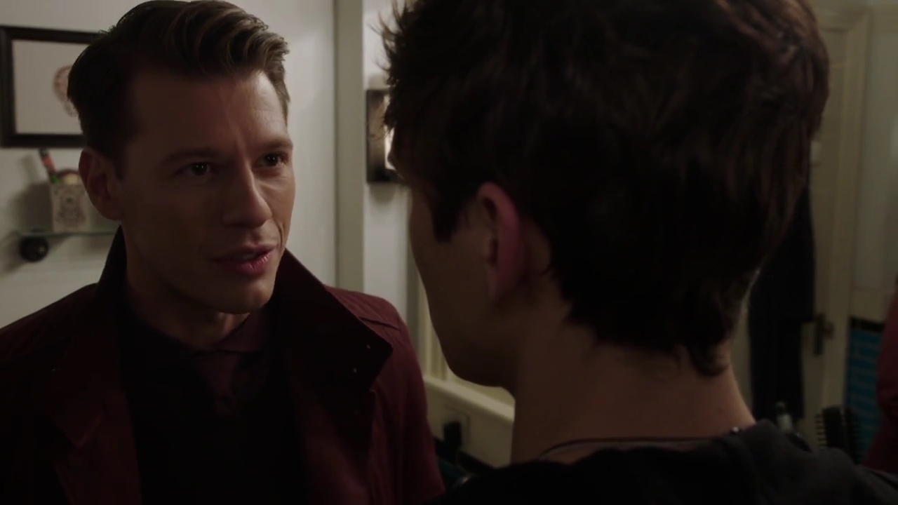 Charmed-Online-dot-nl_Charmed-1x09JingleHell01628.jpg