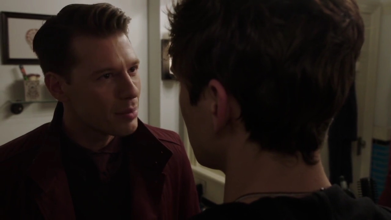 Charmed-Online-dot-nl_Charmed-1x09JingleHell01629.jpg