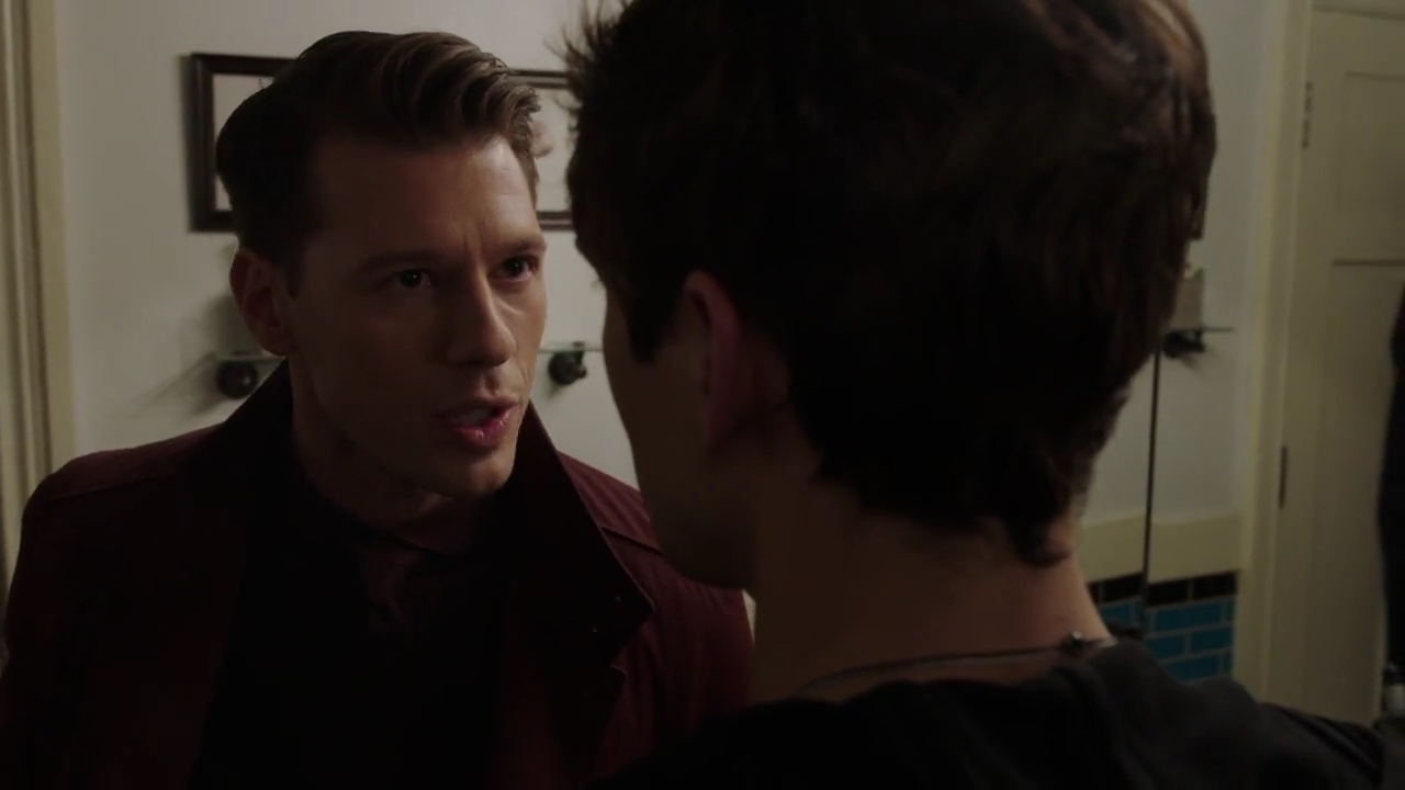 Charmed-Online-dot-nl_Charmed-1x09JingleHell01635.jpg