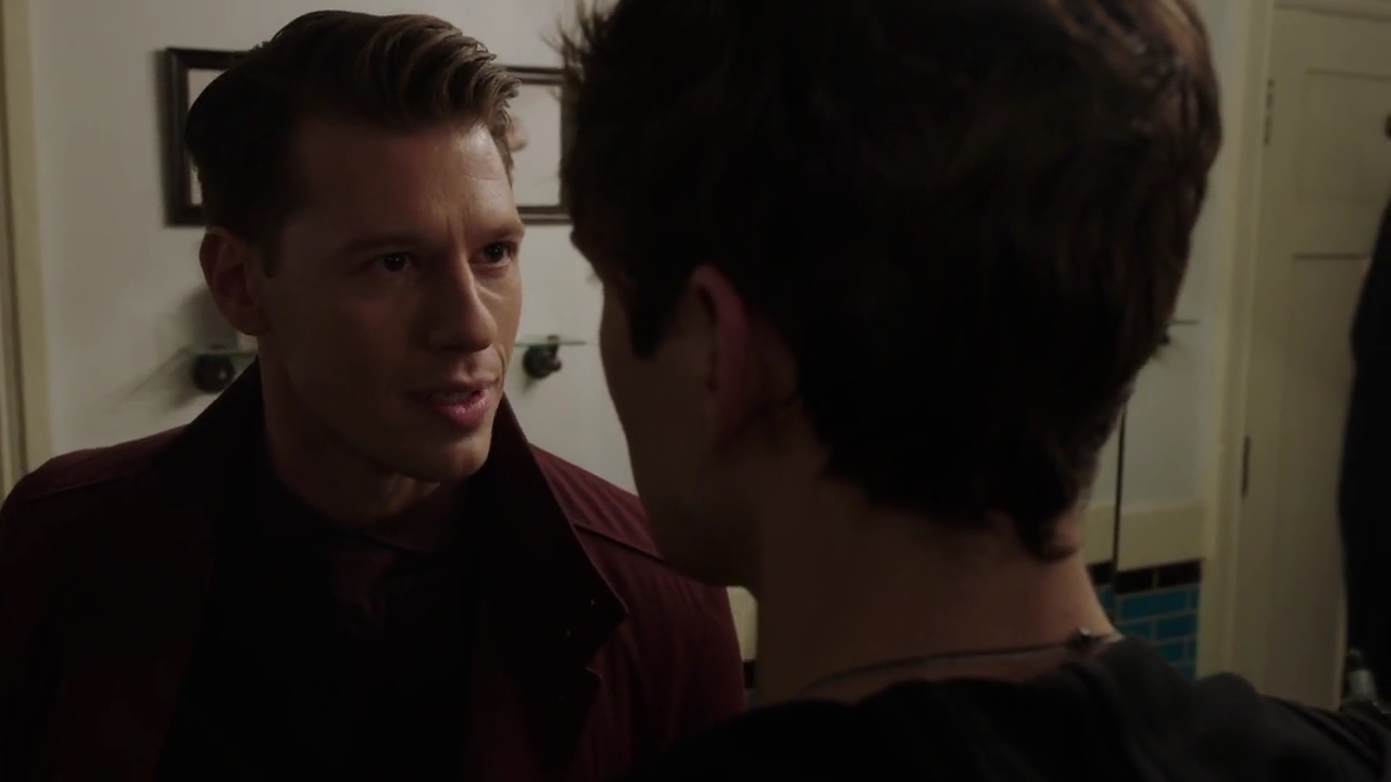 Charmed-Online-dot-nl_Charmed-1x09JingleHell01636.jpg