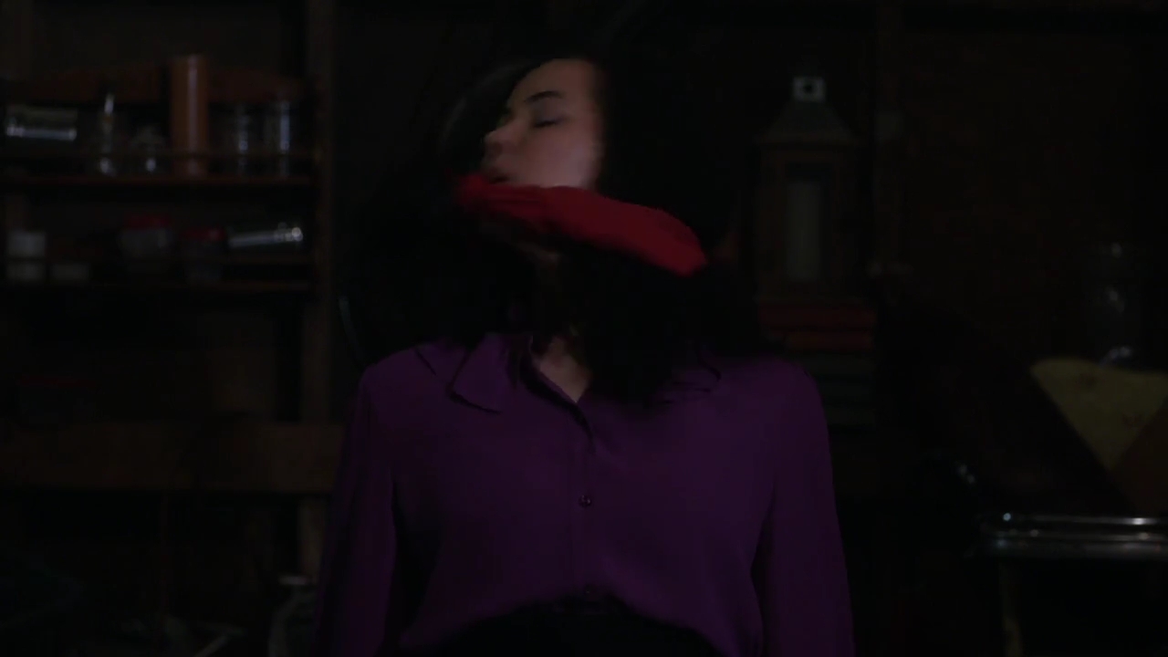 Charmed-Online-dot-nl_Charmed-1x09JingleHell01734.jpg
