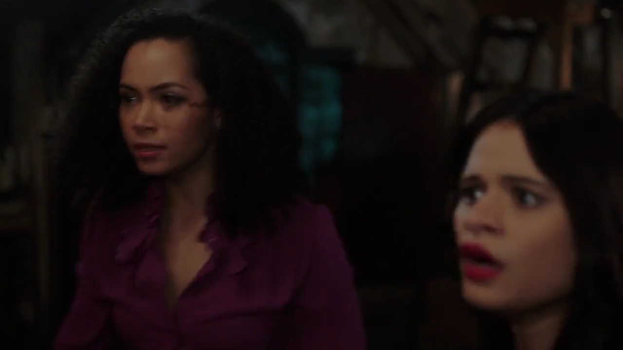Charmed-Online-dot-nl_Charmed-1x09JingleHell01746.jpg
