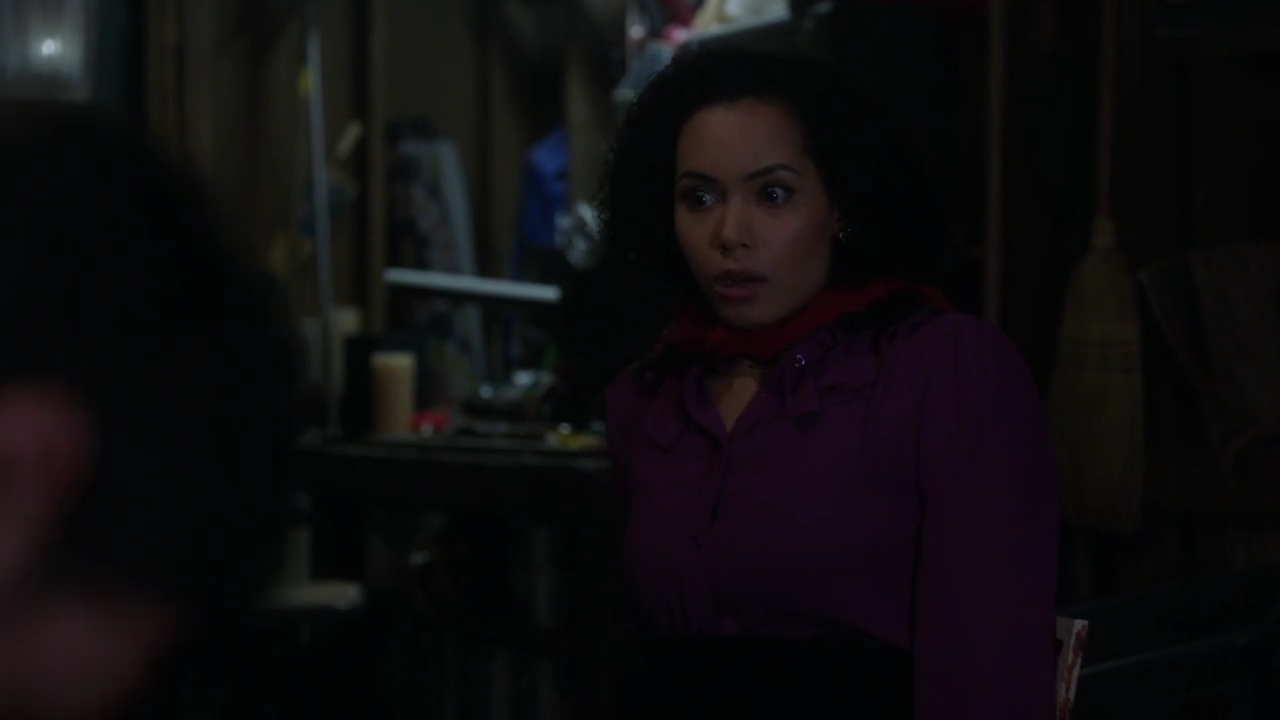 Charmed-Online-dot-nl_Charmed-1x09JingleHell01778.jpg