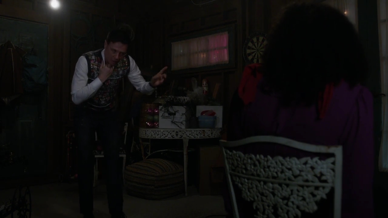 Charmed-Online-dot-nl_Charmed-1x09JingleHell01783.jpg
