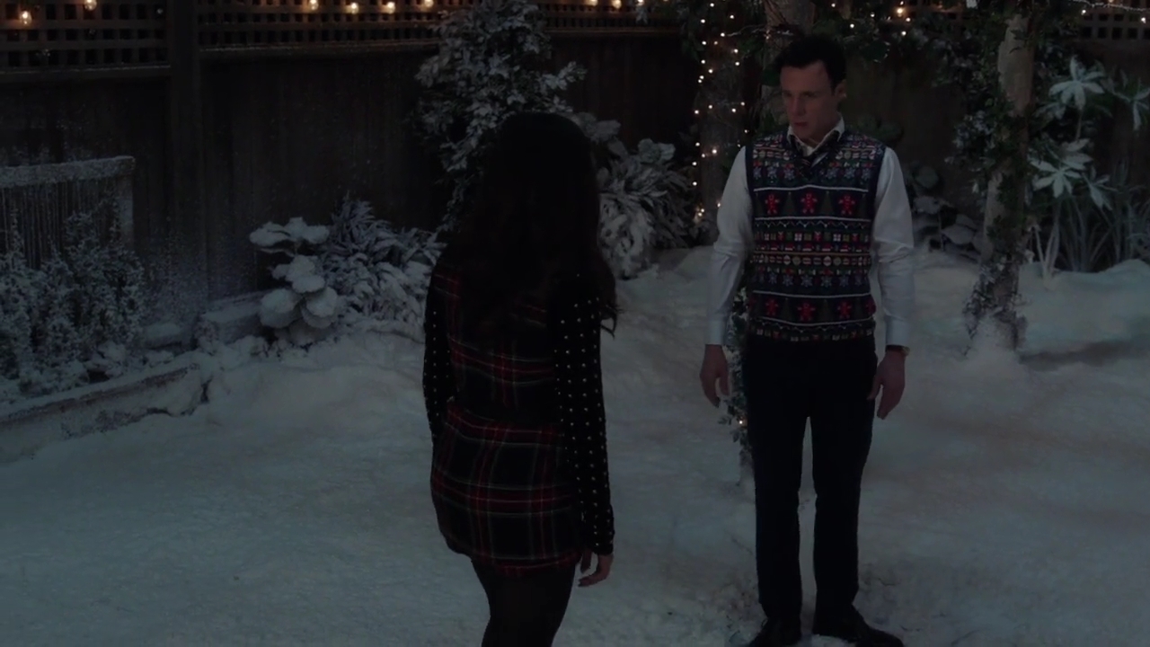 Charmed-Online-dot-nl_Charmed-1x09JingleHell01793.jpg