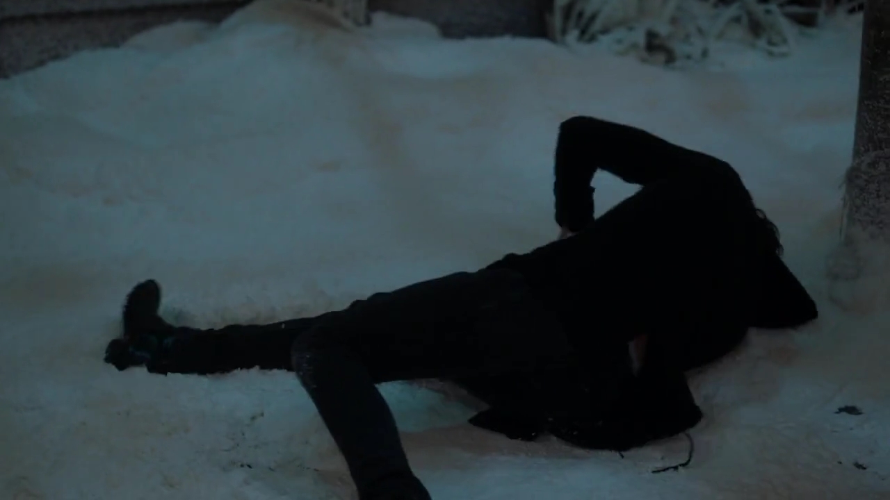 Charmed-Online-dot-nl_Charmed-1x09JingleHell01853.jpg