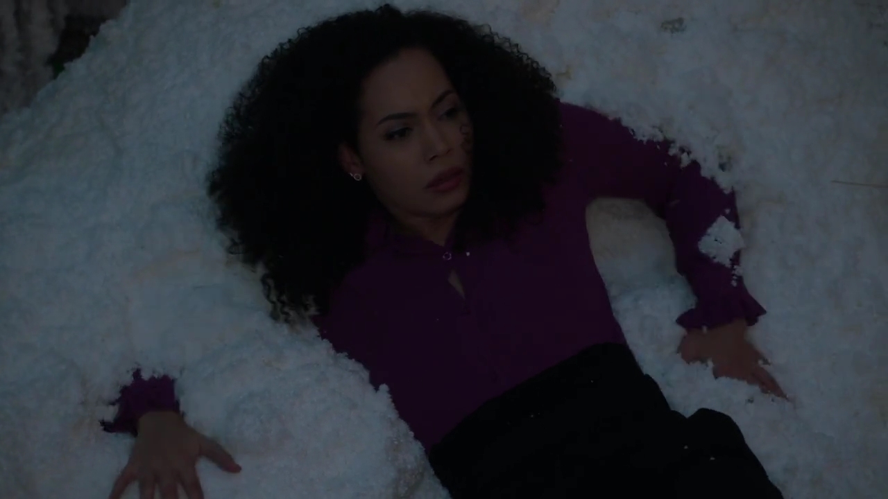 Charmed-Online-dot-nl_Charmed-1x09JingleHell01883.jpg