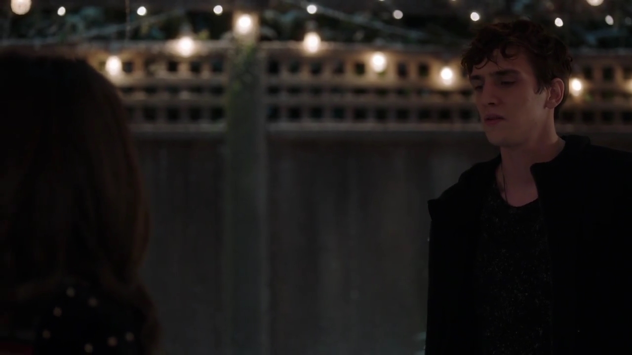 Charmed-Online-dot-nl_Charmed-1x09JingleHell01897.jpg