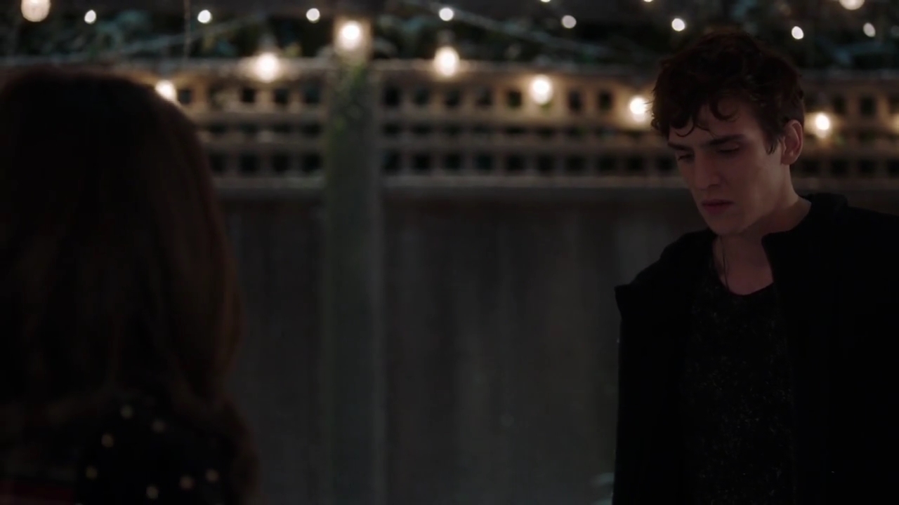 Charmed-Online-dot-nl_Charmed-1x09JingleHell01898.jpg