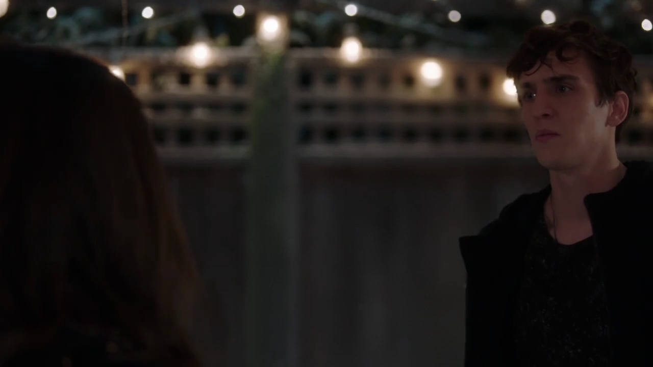 Charmed-Online-dot-nl_Charmed-1x09JingleHell01901.jpg