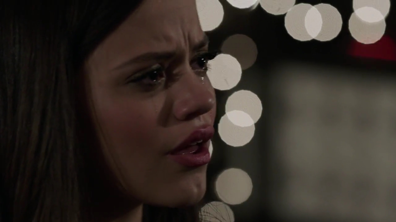 Charmed-Online-dot-nl_Charmed-1x09JingleHell01923.jpg