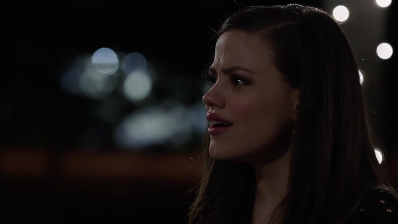 Charmed-Online-dot-nl_Charmed-1x09JingleHell01944.jpg