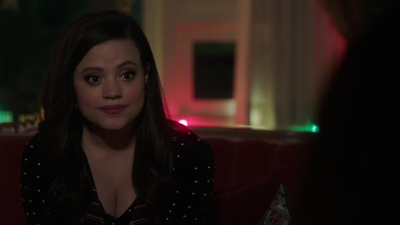 Charmed-Online-dot-nl_Charmed-1x09JingleHell02040.jpg
