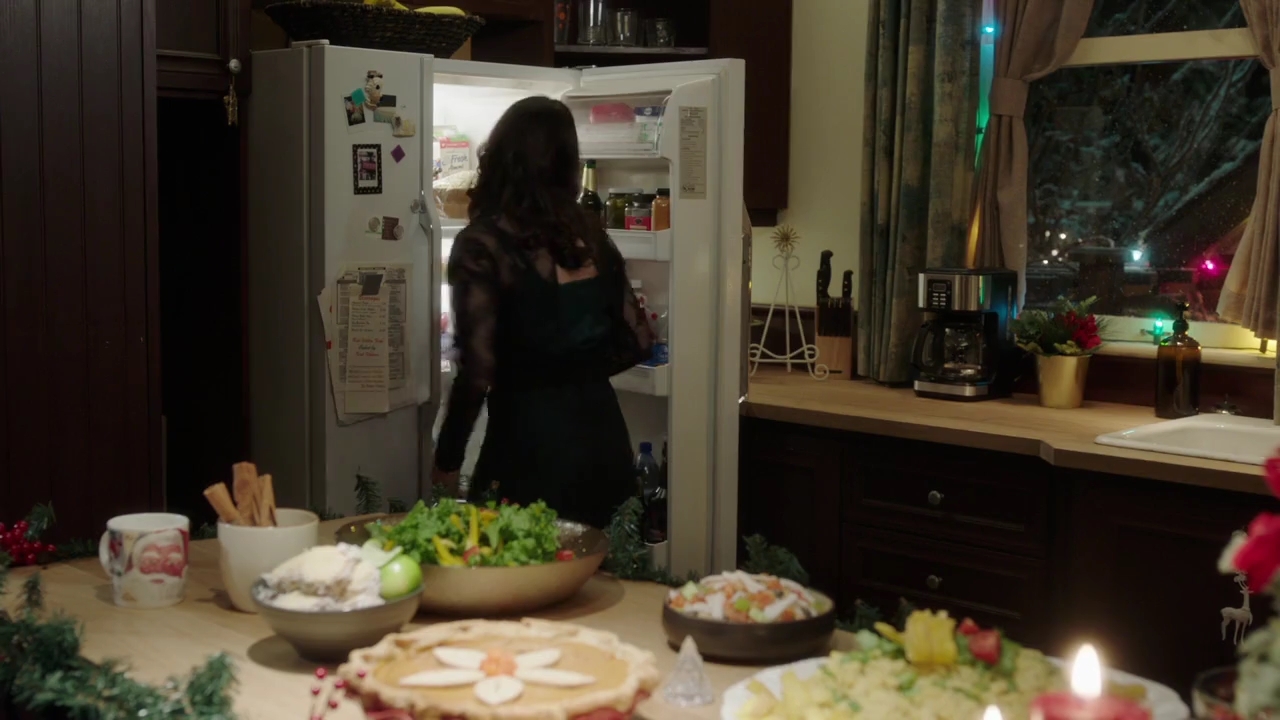 Charmed-Online-dot-nl_Charmed-1x09JingleHell02095.jpg
