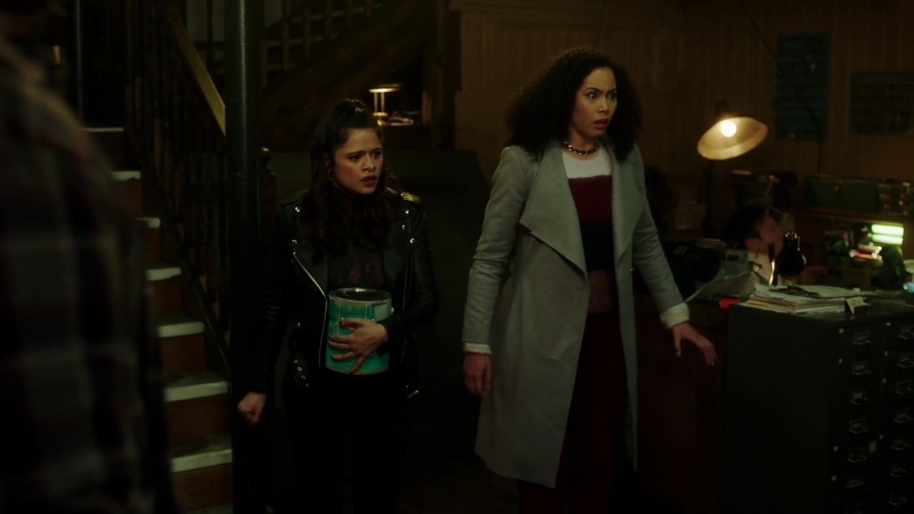 Charmed-Online-dot-nl_Charmed-1x10KeepCalmAndHarryOn01671.jpg