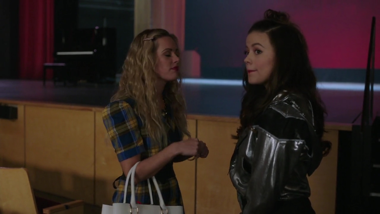 Charmed-Online-dot-nl_Charmed-1x11WitchPerfect00652.jpg Charmed-Online-dot-nl_Charmed-1x11WitchPerfect00652.jpg