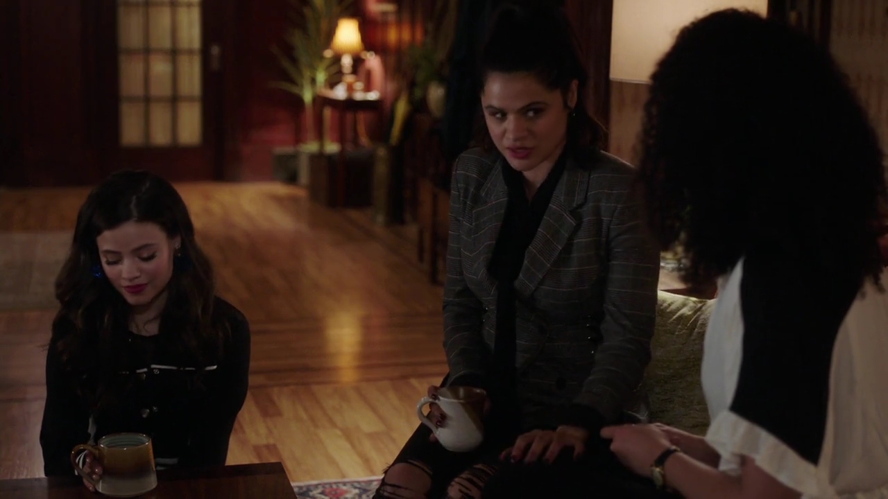 Charmed-Online-dot-nl_Charmed-1x11WitchPerfect02218.jpg