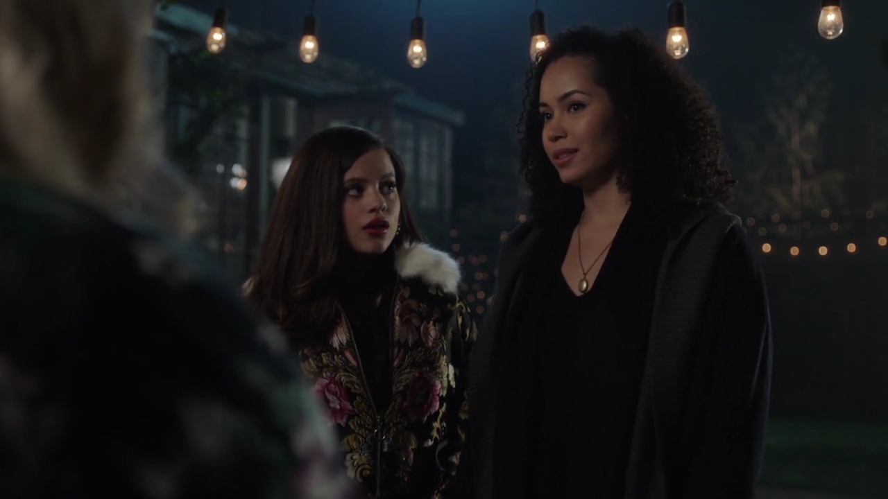 Charmed-Online-dot-nl_Charmed-1x12YoureDeathToMe01250.jpg