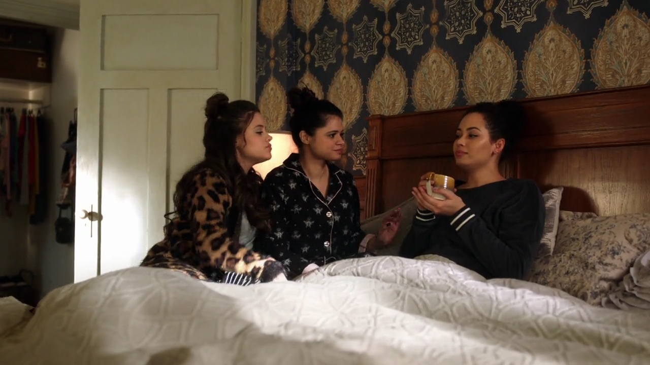 Charmed-Online-dot-nl_Charmed-1x12YoureDeathToMe02046.jpg