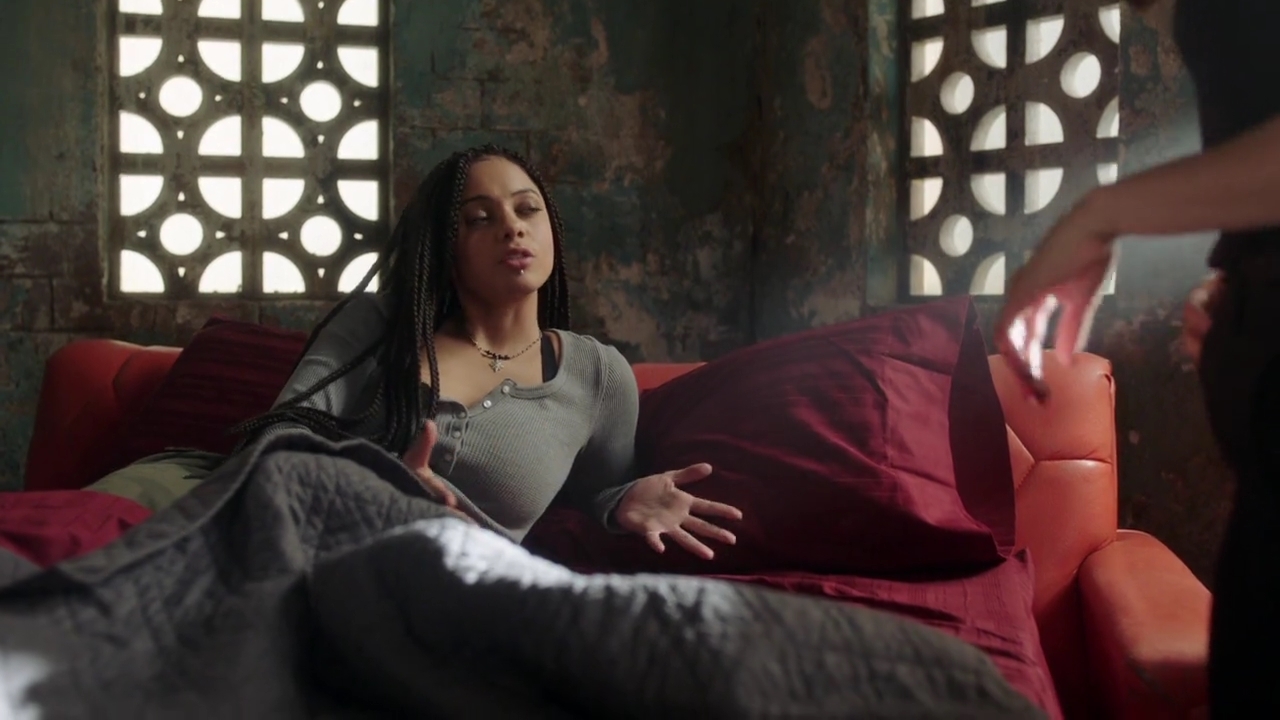 Charmed-Online-dot-nl_Charmed-1x13ManicPixieNightmare00284.jpg