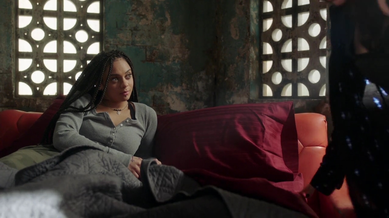 Charmed-Online-dot-nl_Charmed-1x13ManicPixieNightmare00291.jpg