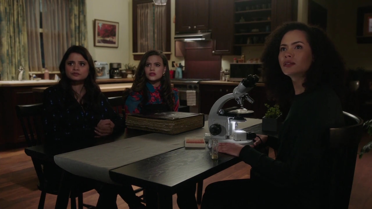 Charmed-Online-dot-nl_Charmed-1x13ManicPixieNightmare00624.jpg