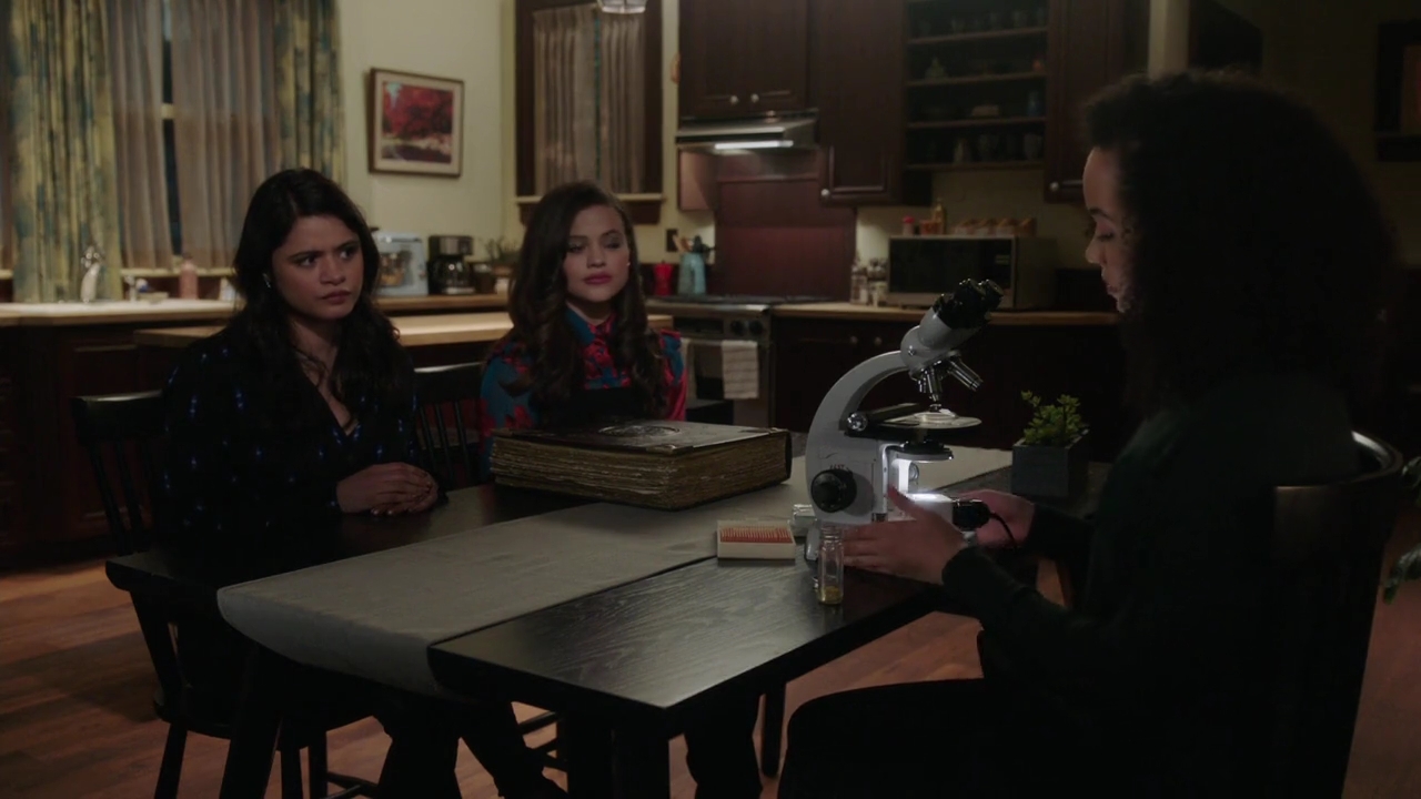 Charmed-Online-dot-nl_Charmed-1x13ManicPixieNightmare00633.jpg