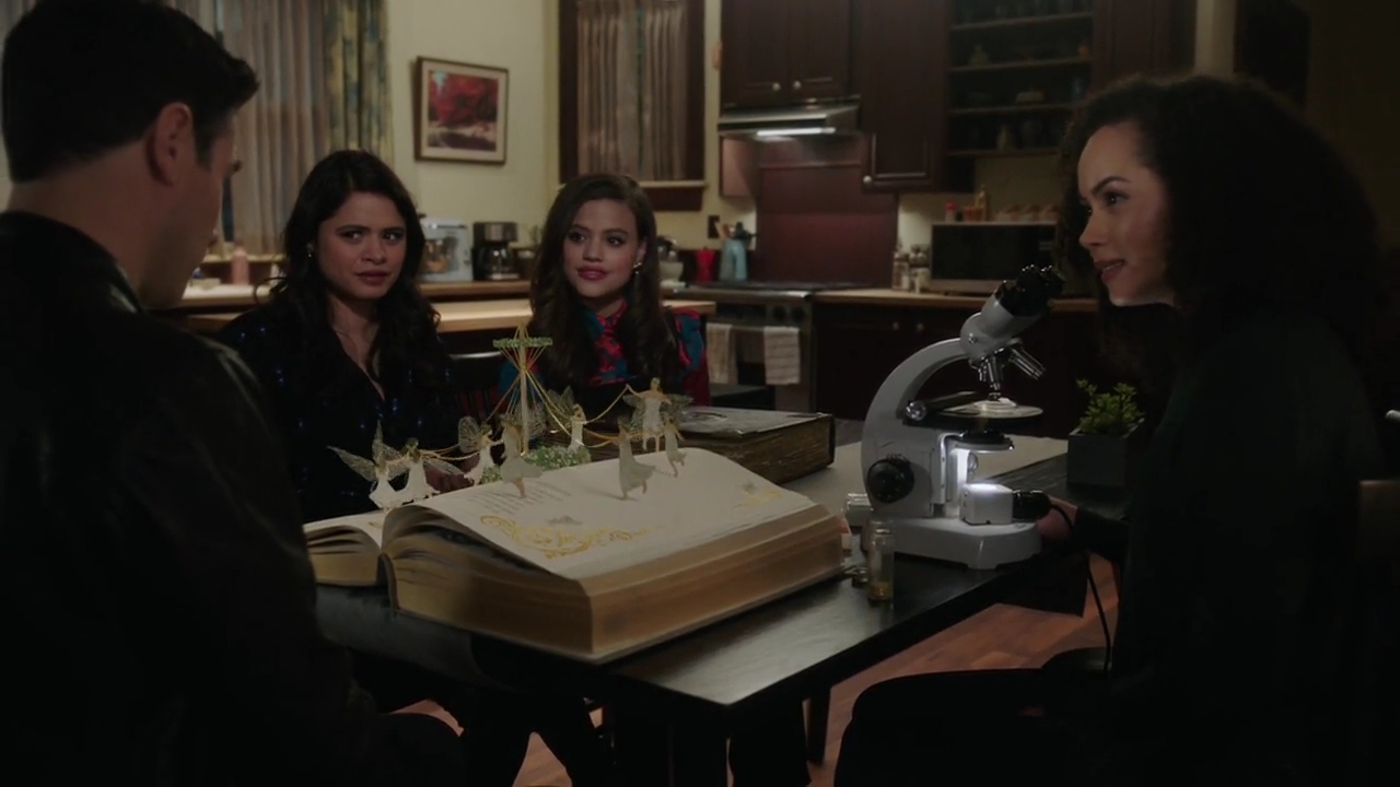 Charmed-Online-dot-nl_Charmed-1x13ManicPixieNightmare00680.jpg