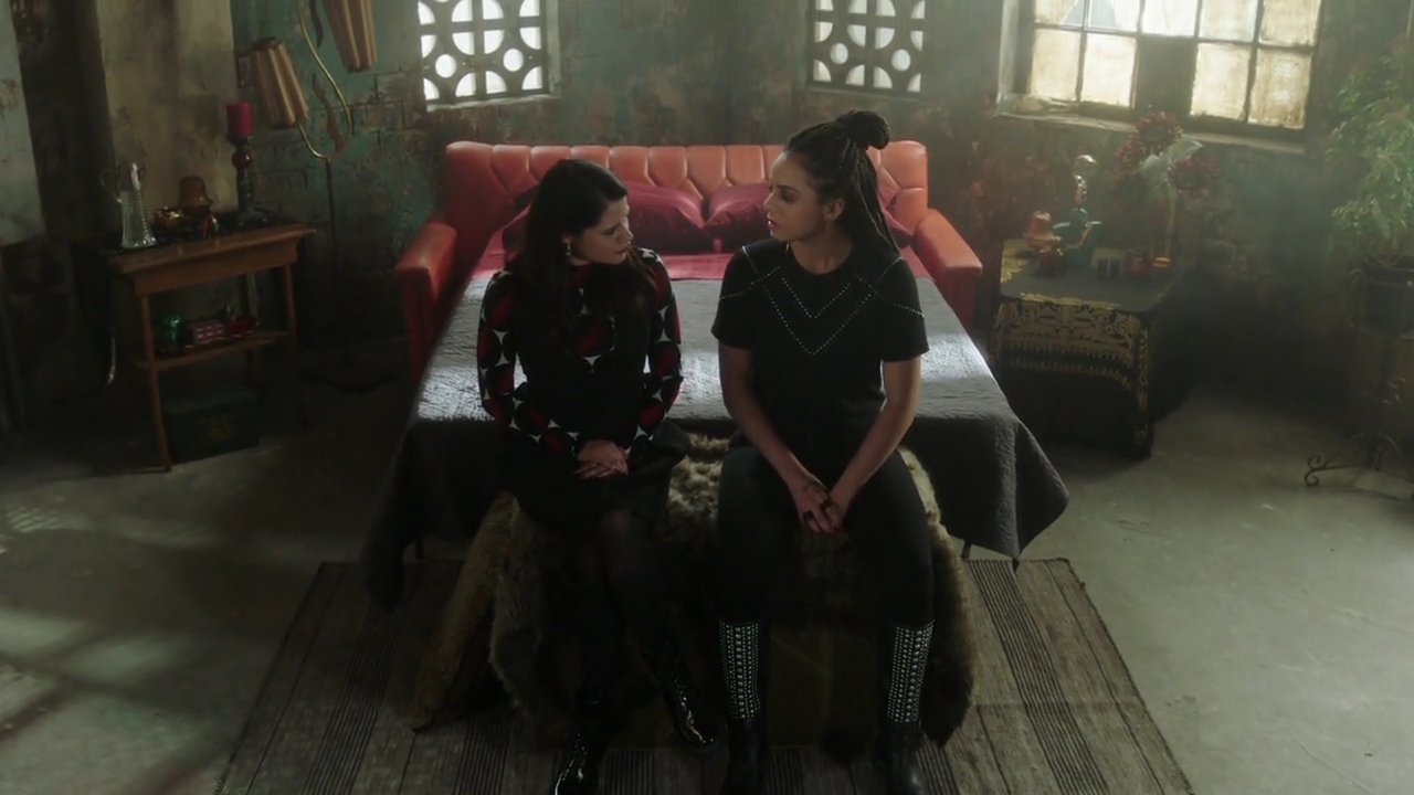 Charmed-Online-dot-nl_Charmed-1x13ManicPixieNightmare01102.jpg