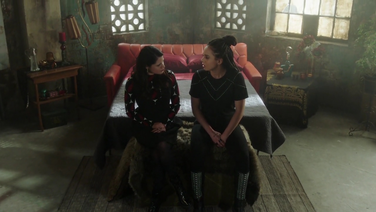 Charmed-Online-dot-nl_Charmed-1x13ManicPixieNightmare01103.jpg
