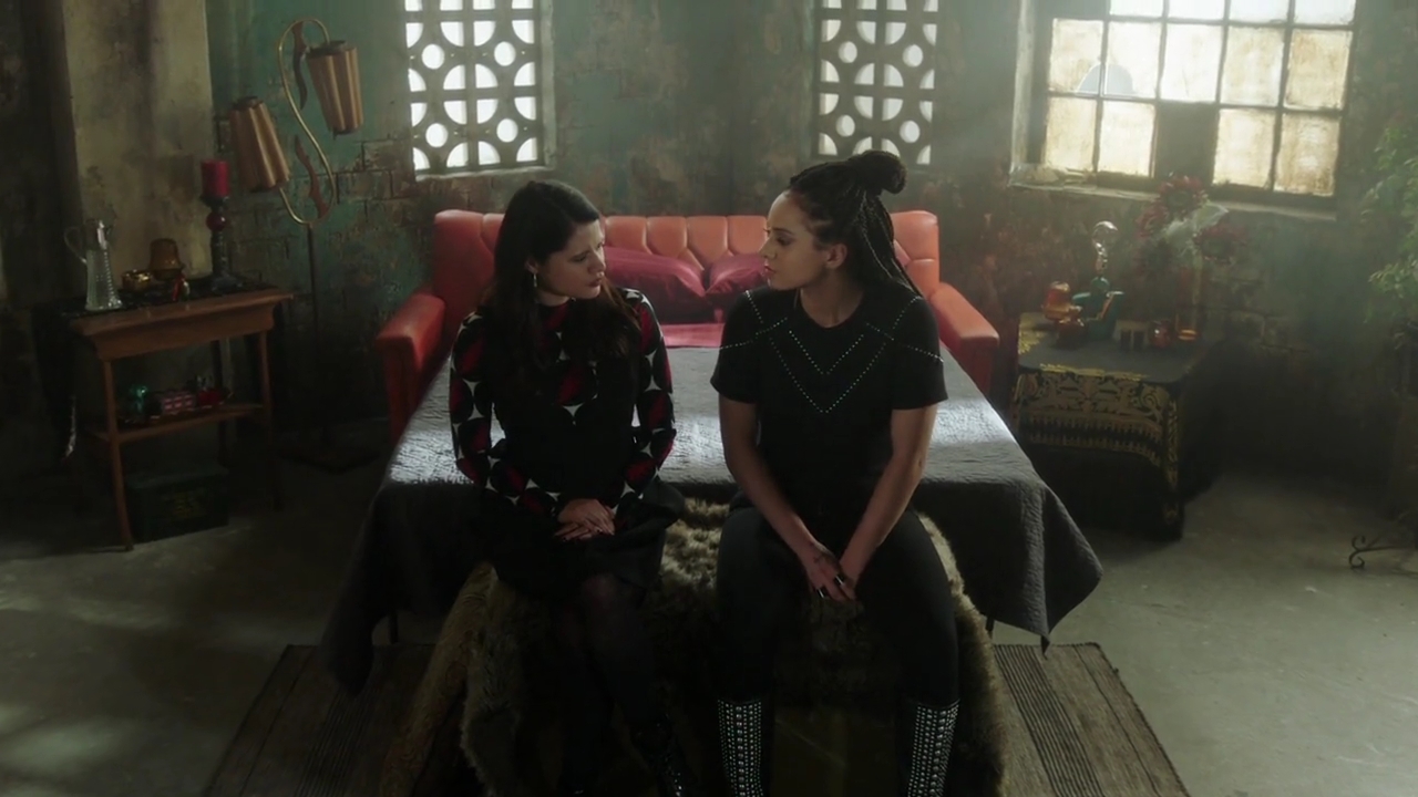 Charmed-Online-dot-nl_Charmed-1x13ManicPixieNightmare01107.jpg