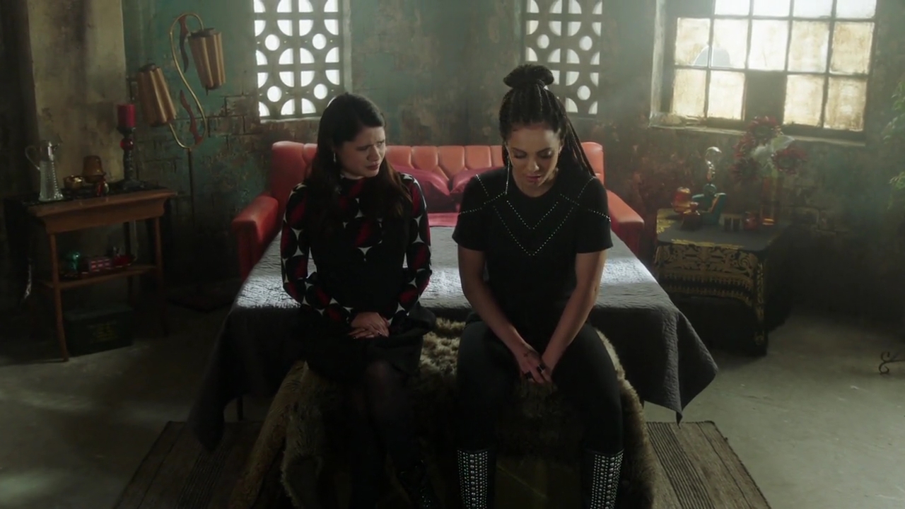 Charmed-Online-dot-nl_Charmed-1x13ManicPixieNightmare01110.jpg