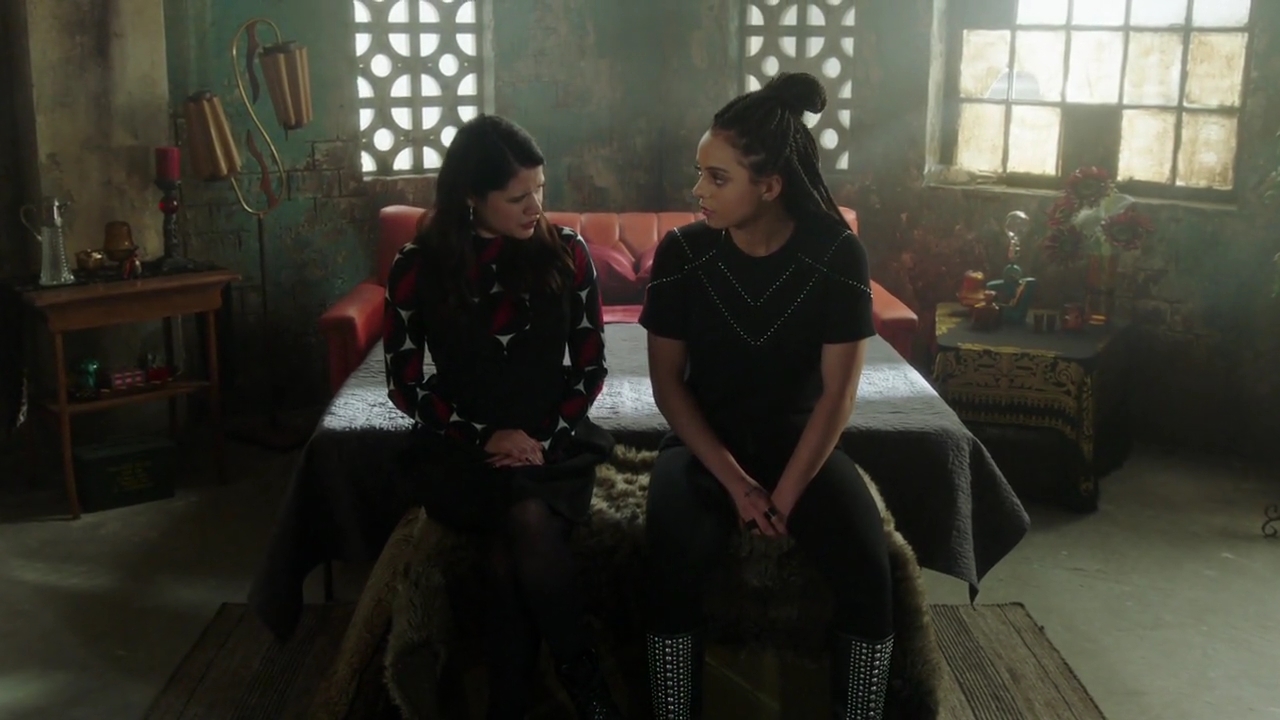 Charmed-Online-dot-nl_Charmed-1x13ManicPixieNightmare01112.jpg