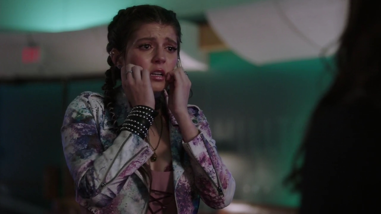 Charmed-Online-dot-nl_Charmed-1x13ManicPixieNightmare02019.jpg