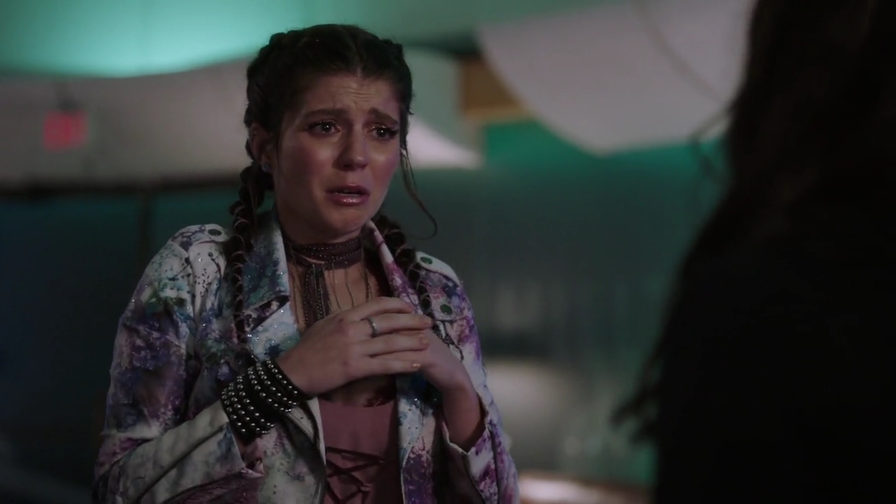 Charmed-Online-dot-nl_Charmed-1x13ManicPixieNightmare02022.jpg