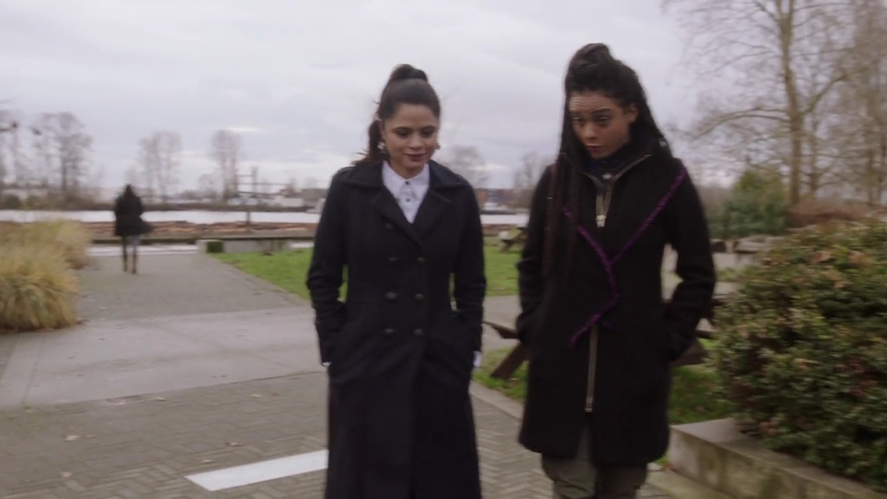 Charmed-Online-dot-nl_Charmed-1x13ManicPixieNightmare02260.jpg