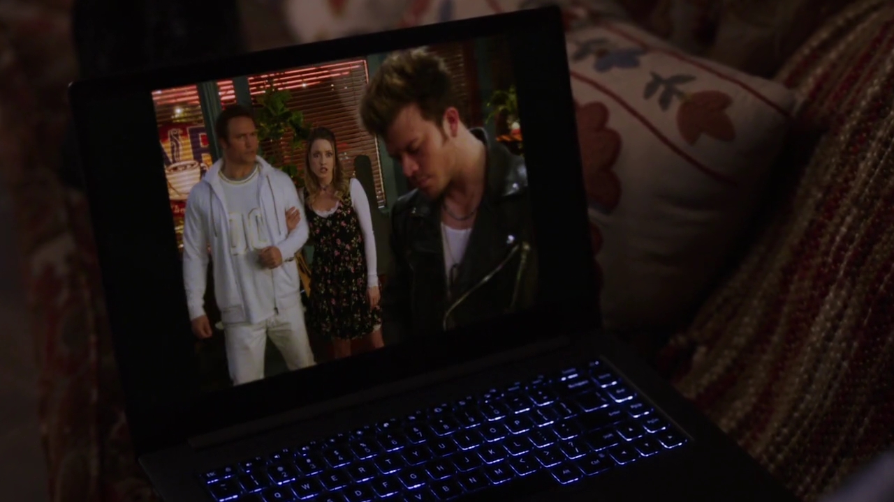 Charmed-Online-dot-nl_Charmed-1x14TouchedByADemon00389.jpg