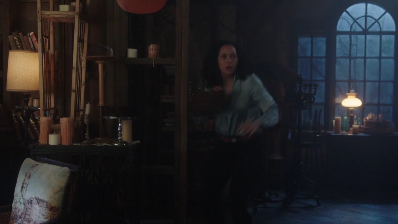 Charmed-Online-dot-nl_Charmed-1x14TouchedByADemon00563.jpg