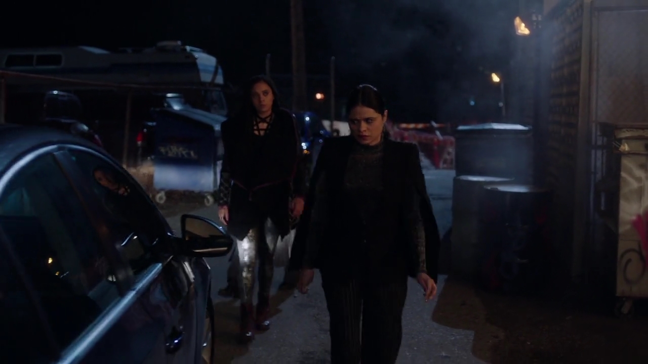 Charmed-Online-dot-nl_Charmed-1x14TouchedByADemon01064.jpg