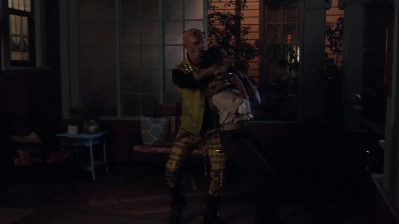 Charmed-Online-dot-nl_Charmed-1x14TouchedByADemon01106.jpg