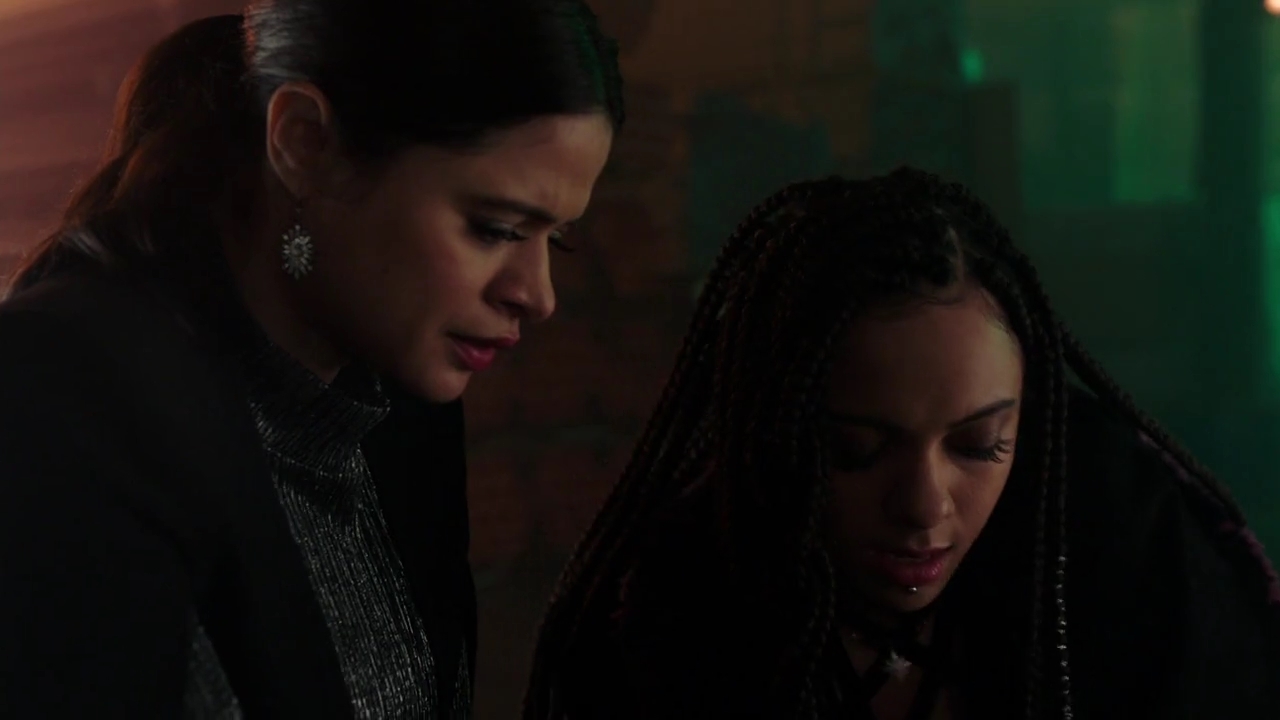 Charmed-Online-dot-nl_Charmed-1x14TouchedByADemon01476.jpg